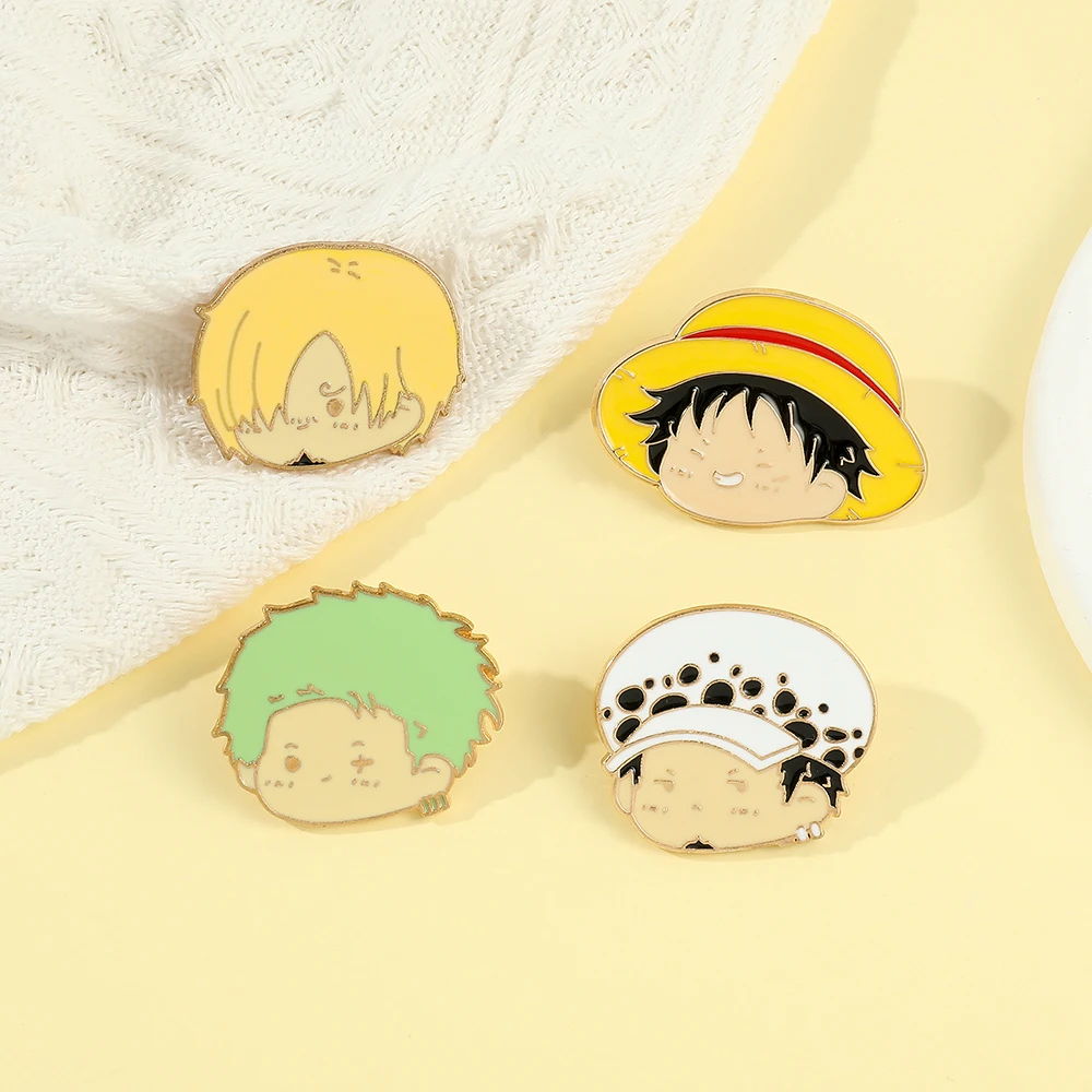 4 Pezzi Spilla in Metallo Smal - Anime Cosplay Simple recensione e prezzo